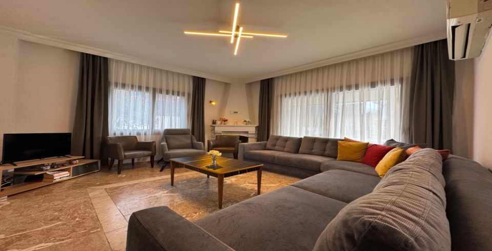 Villa White Deluxe