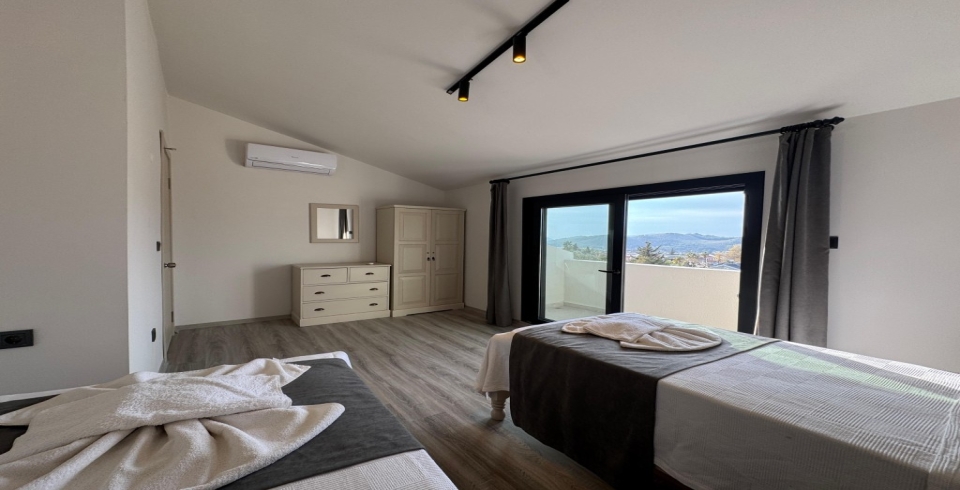 Villa White Deluxe