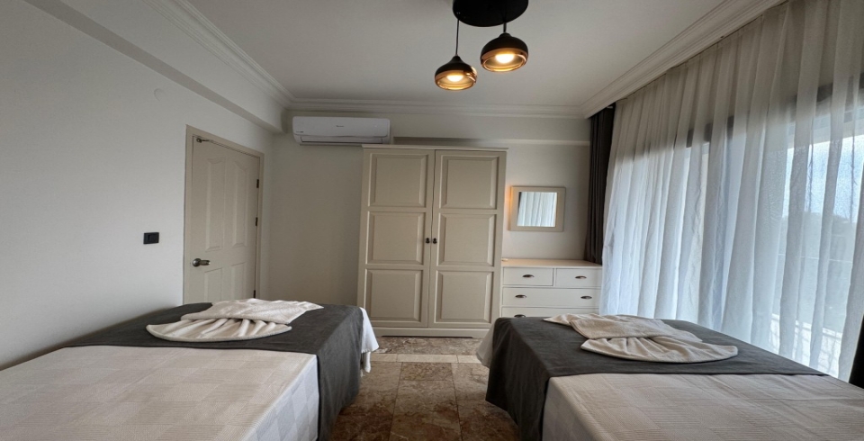 Villa White Deluxe