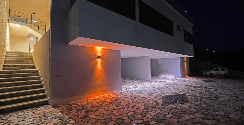 Villa Survival