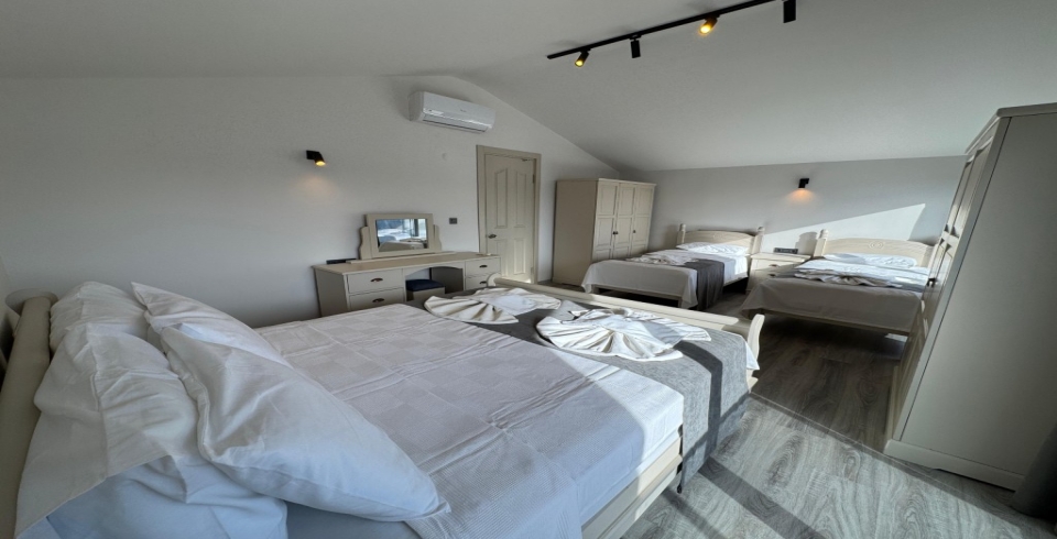 Villa White Deluxe
